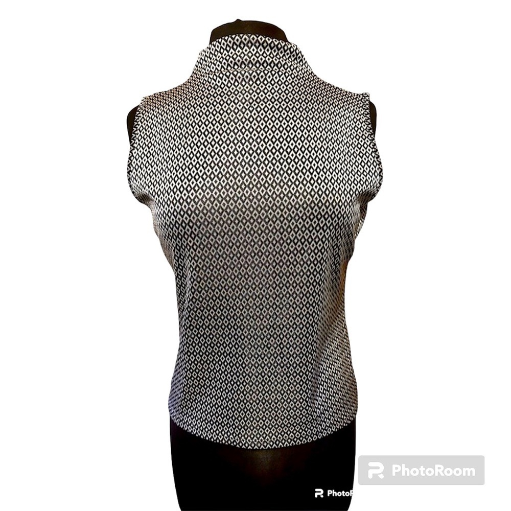 Anne Klein size small sleeveless mock neck top